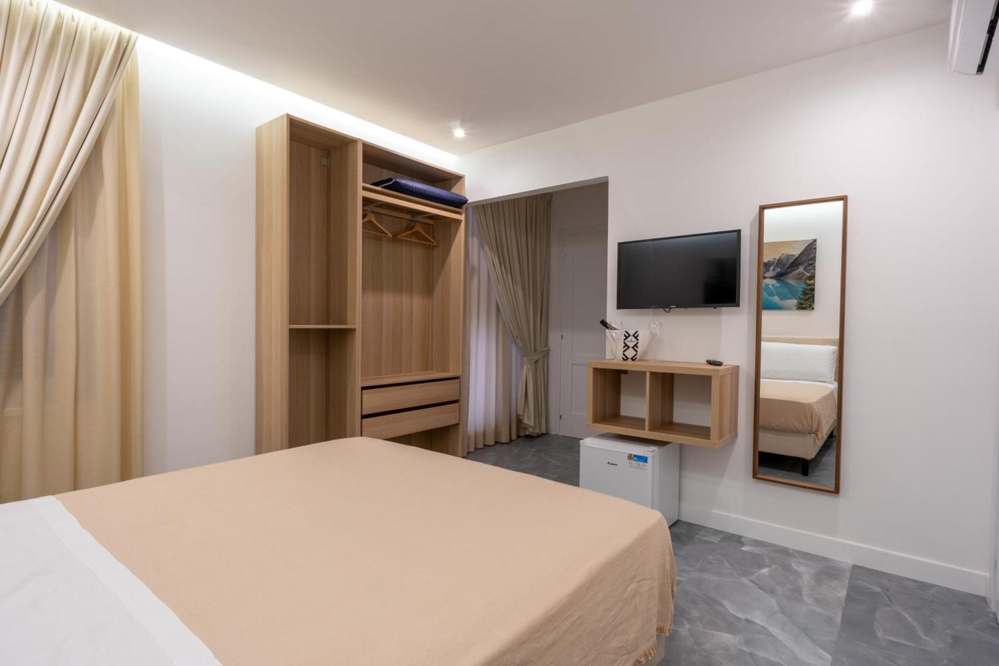 נאפולי La Maison Di Tina מראה חיצוני תמונה